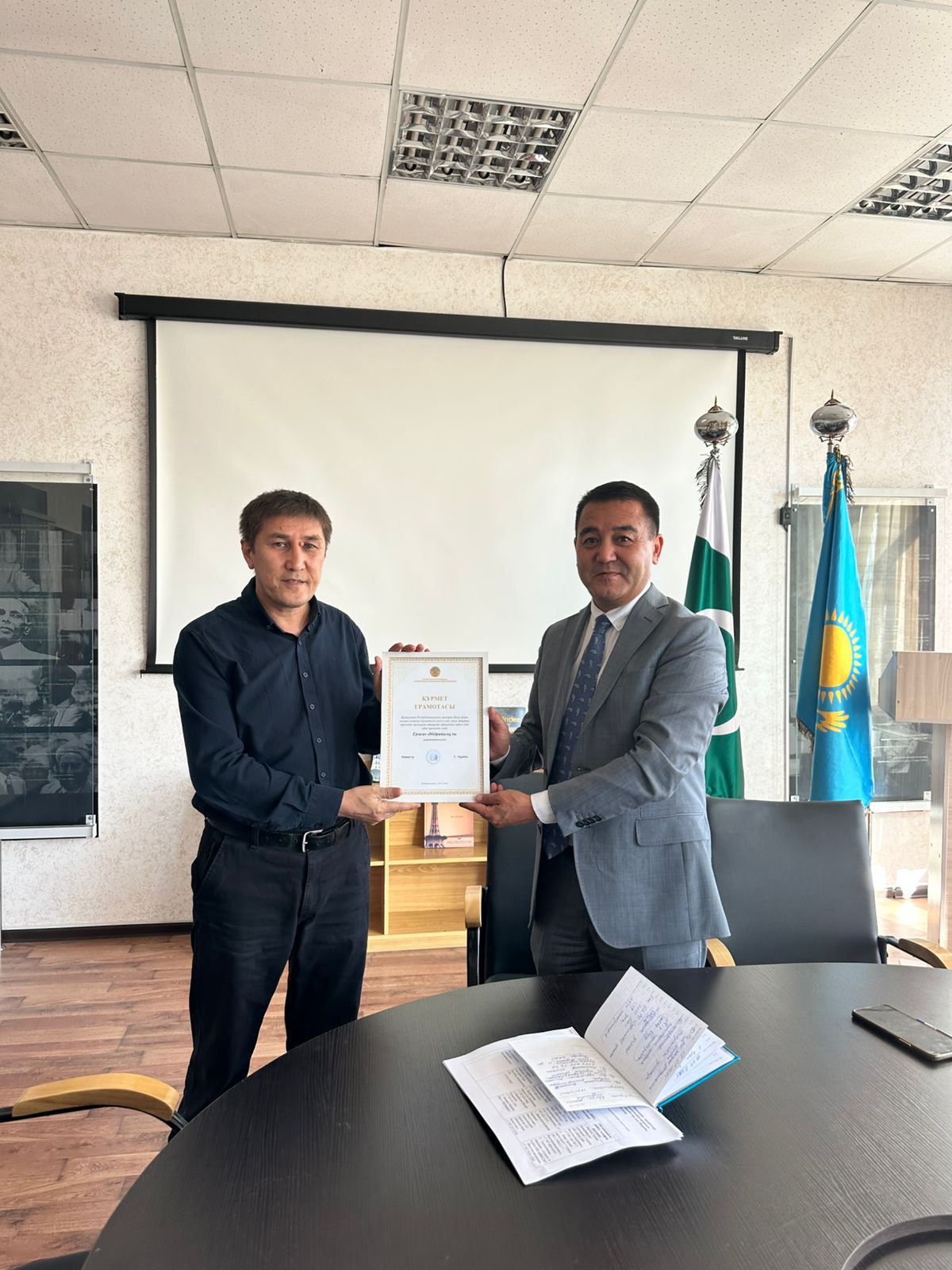 Қытайтанушы ғалым мемлекеттік марапатқа ие болды